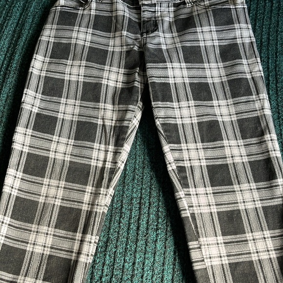 Tripp nyc ~ Plaid  Blk/ W Skinny Jeans size 11 - Picture 4 of 7